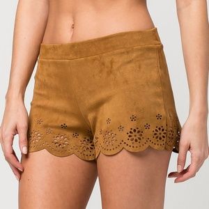 Full Tilt Scallop Suede Womens Shorts S